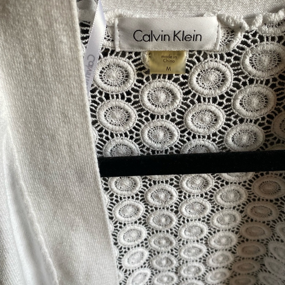 Calvin Klein White Cropped Open-Front sweater with Lace Back - Picture 4 of 8